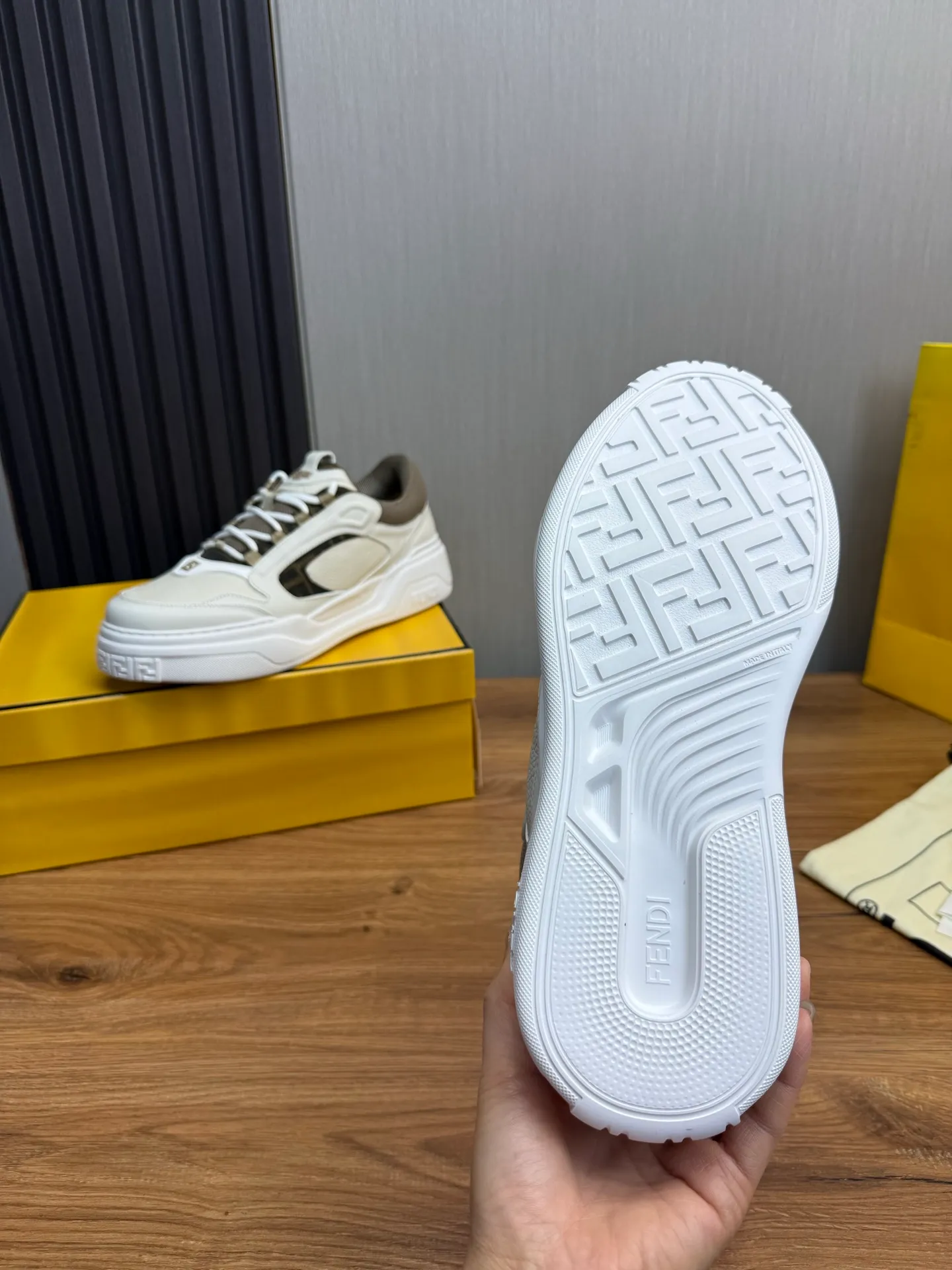 Men's shoes 💰780💰 Fendi (FENDI) men's model official website 1:1 replica ⬆️ The latest hot sale 🔥Original cowhide stitching - Comfortable mesh lining Original outsole ✅Ready stock 38-45 (38.45 non-refundable)